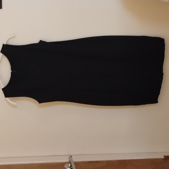 TALBOTS "LITTLE BLACK DRESS" SLEEVELESS, SLIGHT SCOOP NECK,SZ 6P, EUC - Picture 6 of 10
